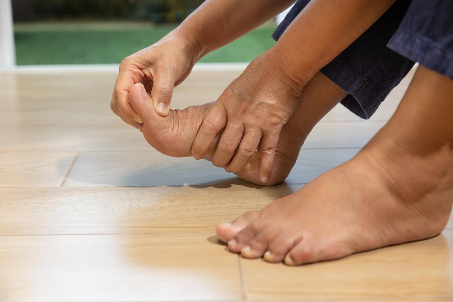 Psoriatic Arthritis of Feet: Symptoms, Treatment, Prevention